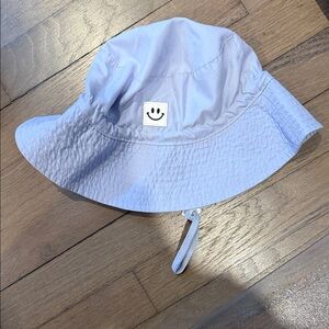 Light grey Bucket Hat with Smiley Patch